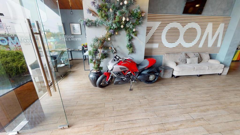 Zoom Dharmahusada Hotel Surabaja Zewnętrze zdjęcie