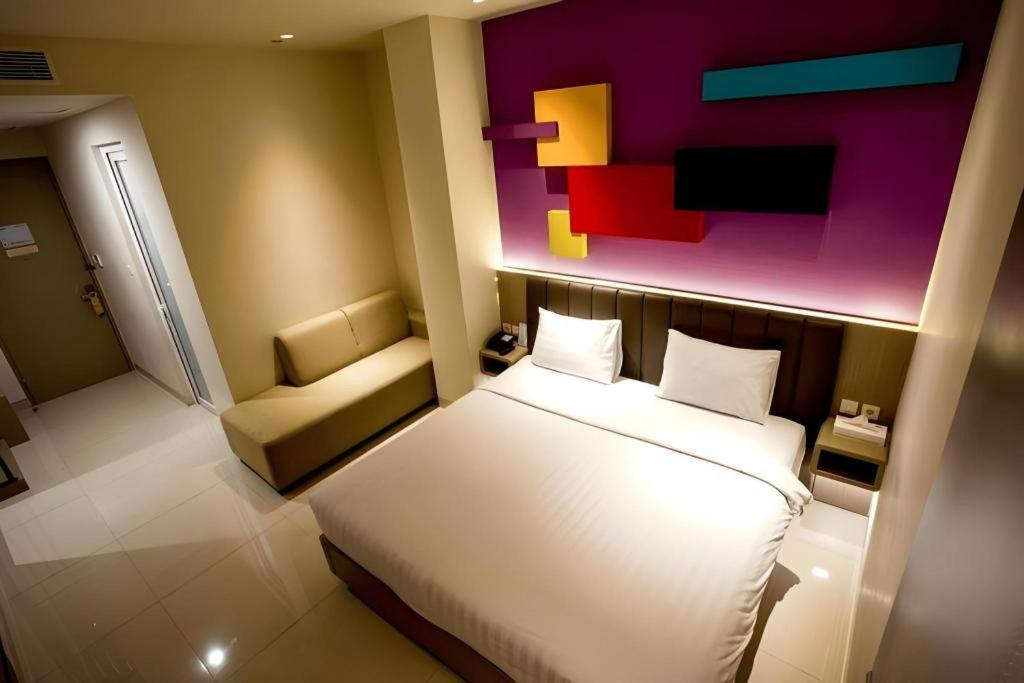 Zoom Dharmahusada Hotel Surabaja Zewnętrze zdjęcie