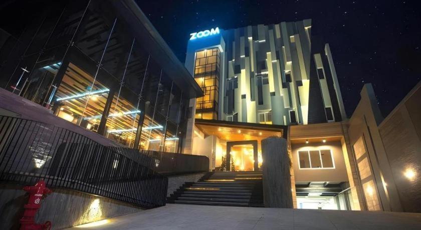 Zoom Dharmahusada Hotel Surabaja Zewnętrze zdjęcie