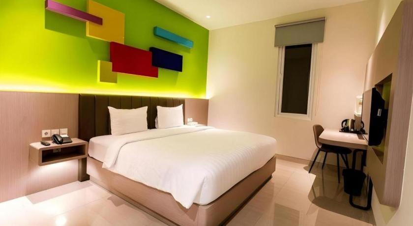 Zoom Dharmahusada Hotel Surabaja Zewnętrze zdjęcie